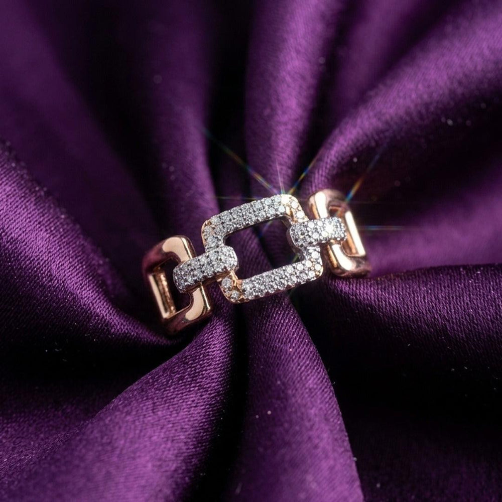 The Soho Interlocking Link Ring