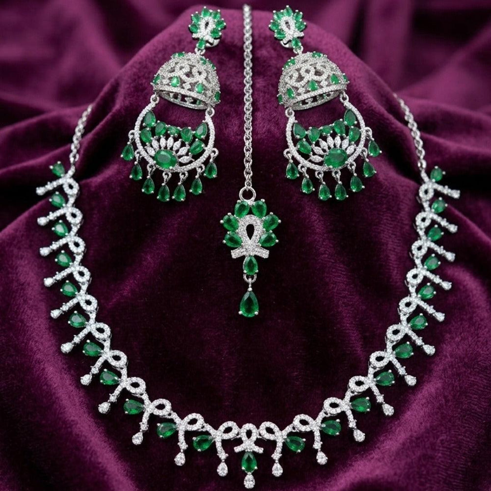 Versailles Emerald Jewellery Set